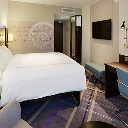 Premier Inn Hamburg City Екстериор снимка
