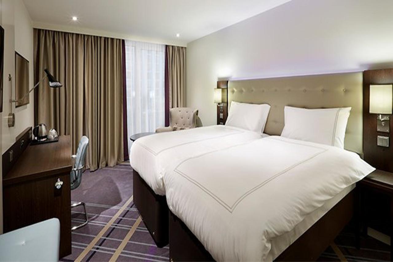 Premier Inn Hamburg City Екстериор снимка
