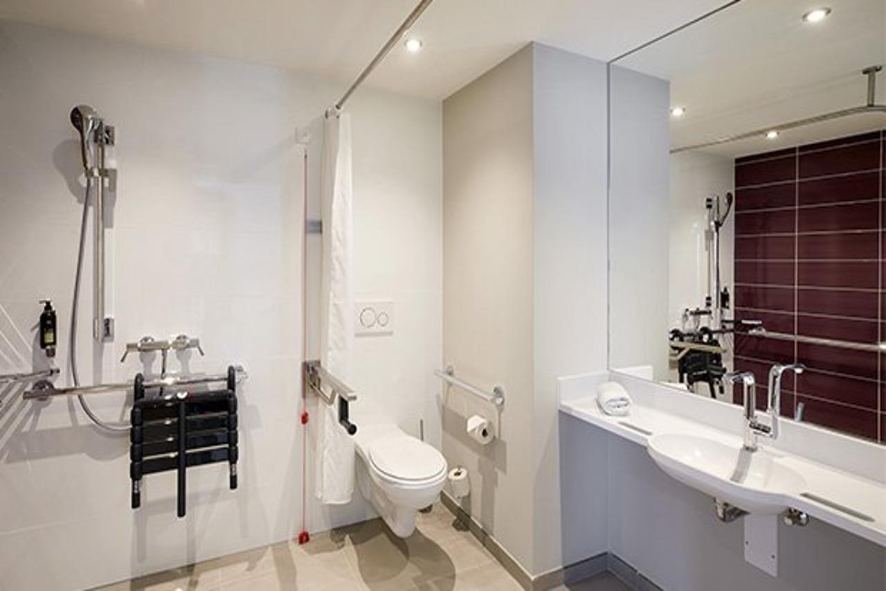 Premier Inn Hamburg City Екстериор снимка